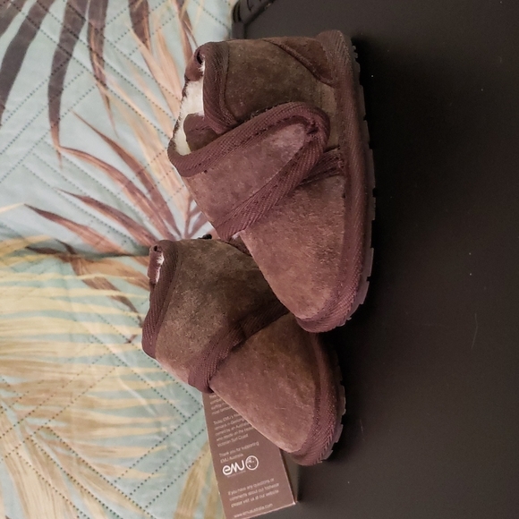 Emu Baby Booties - Picture 1 of 6